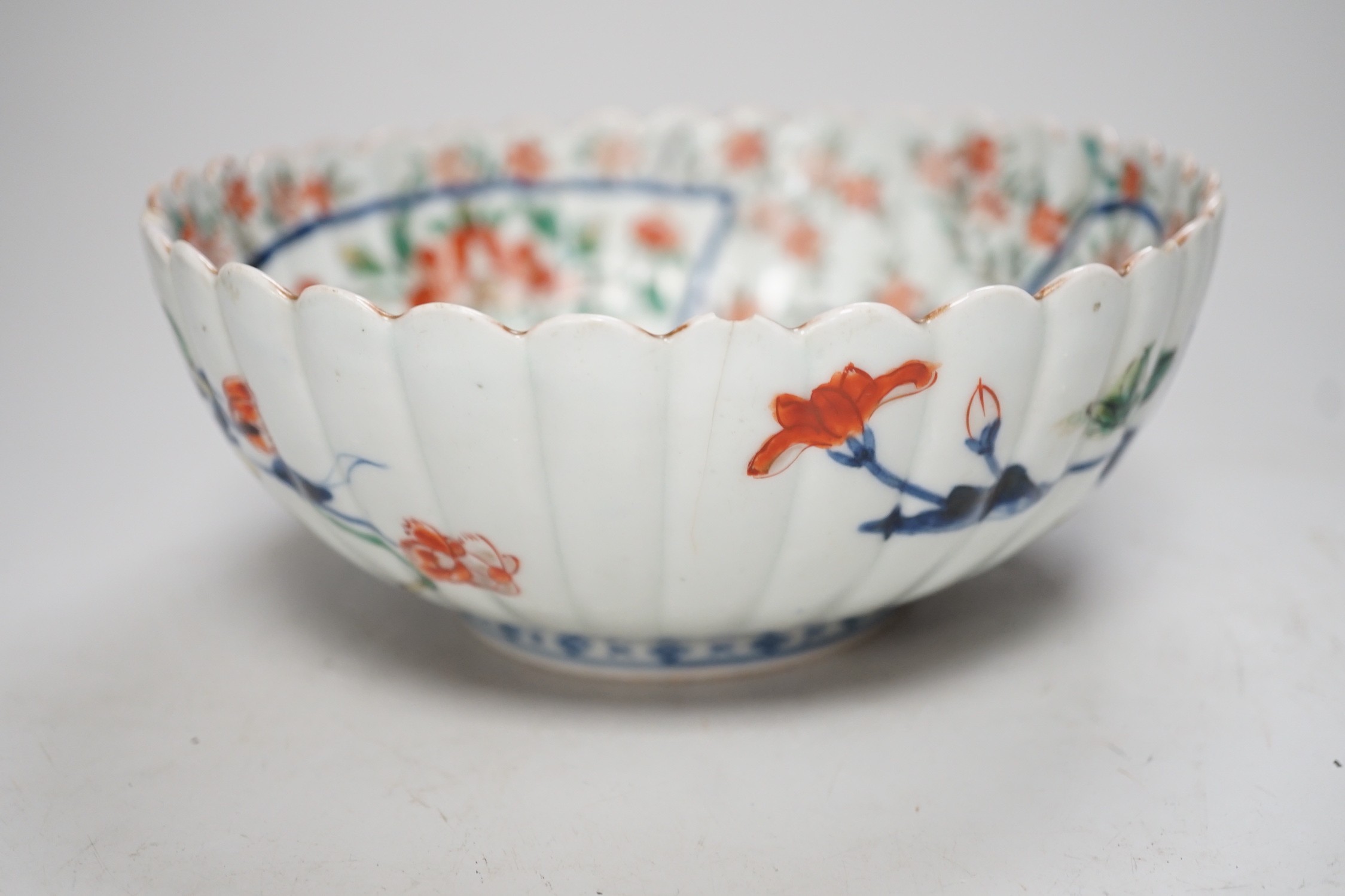 A 19th century Japanese porcelain bowl in Chinese style. 20cm diameter